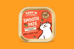 LILY'S KITCHEN CHAT TERRINE AU SAUMON POULET CREVETTES 85 GR